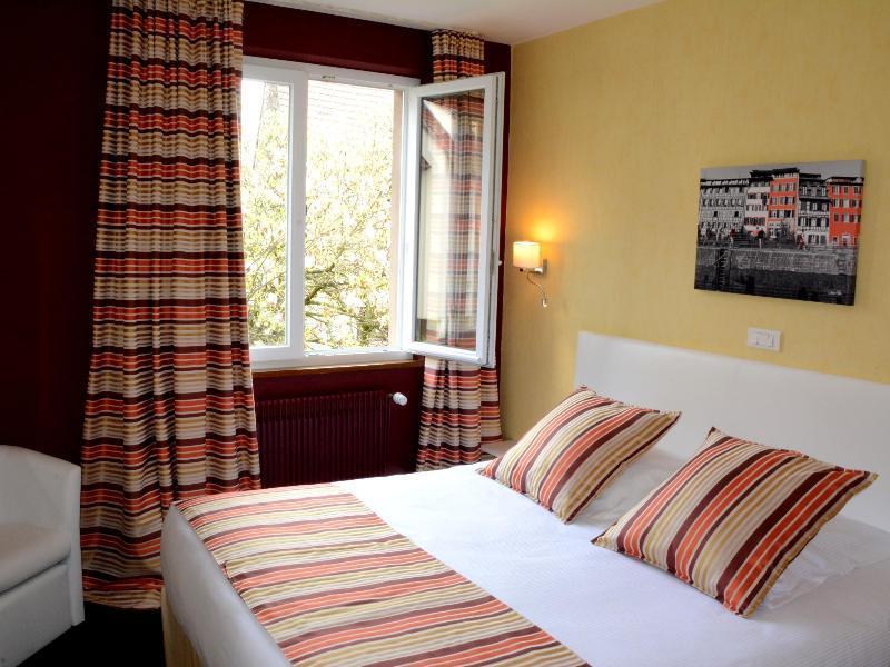 Logis Hotel Du Centre - Halte Ideale En Cyclotourisme Avec Garage A Velos Clos Molsheim Bagian luar foto