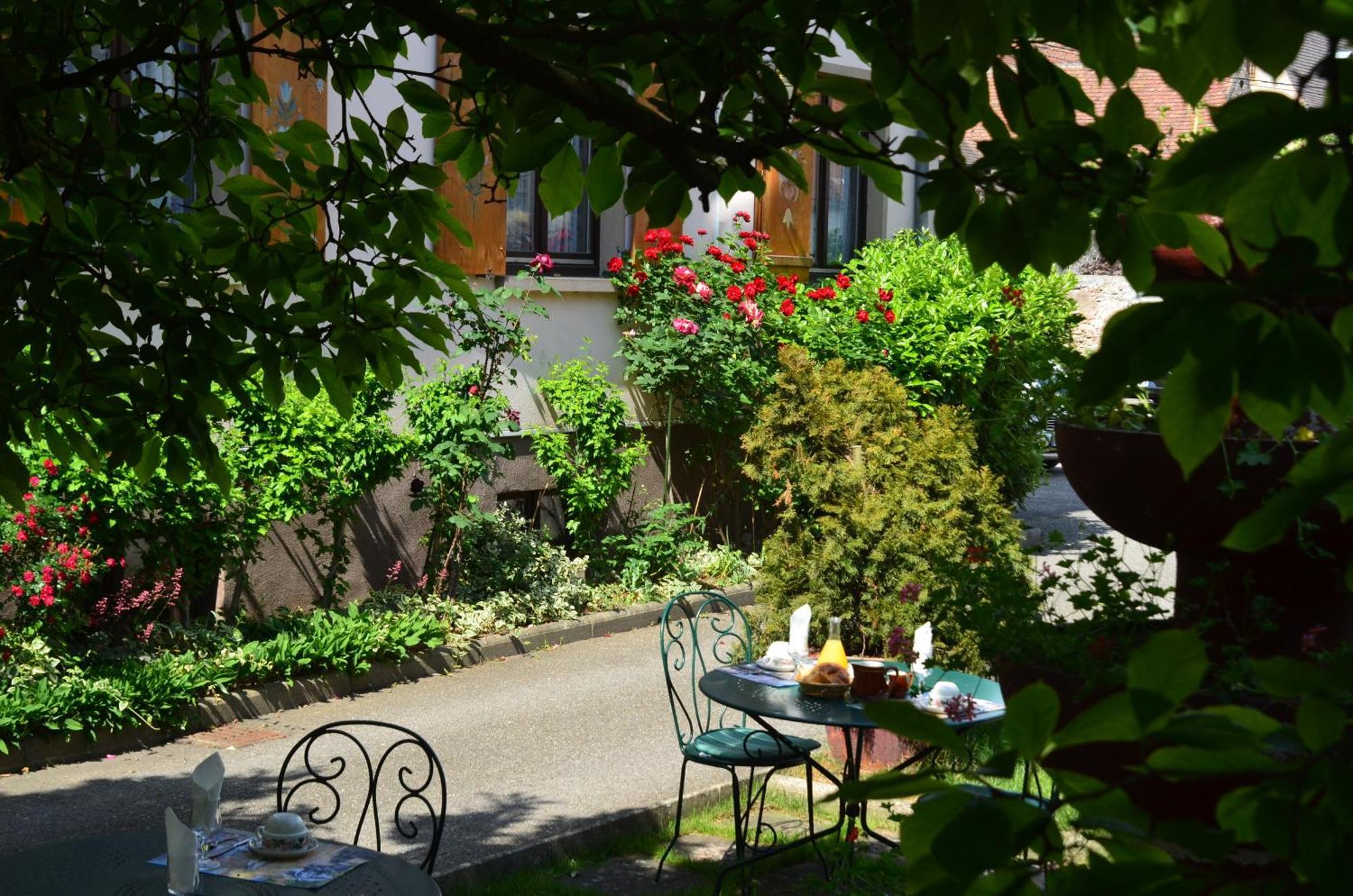 Logis Hotel Du Centre - Halte Ideale En Cyclotourisme Avec Garage A Velos Clos Molsheim Bagian luar foto