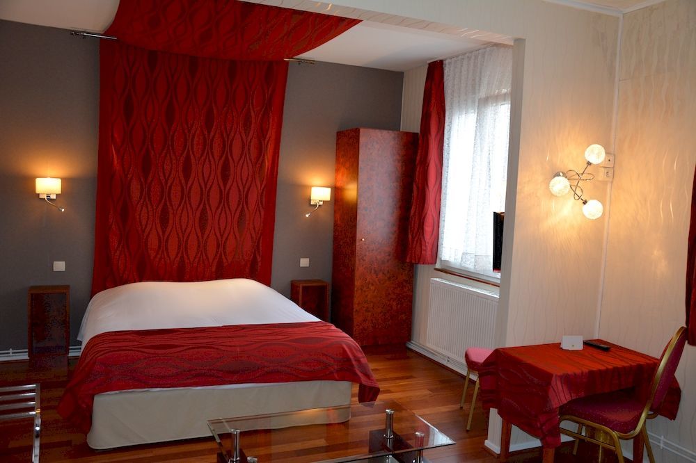 Logis Hotel Du Centre - Halte Ideale En Cyclotourisme Avec Garage A Velos Clos Molsheim Bagian luar foto