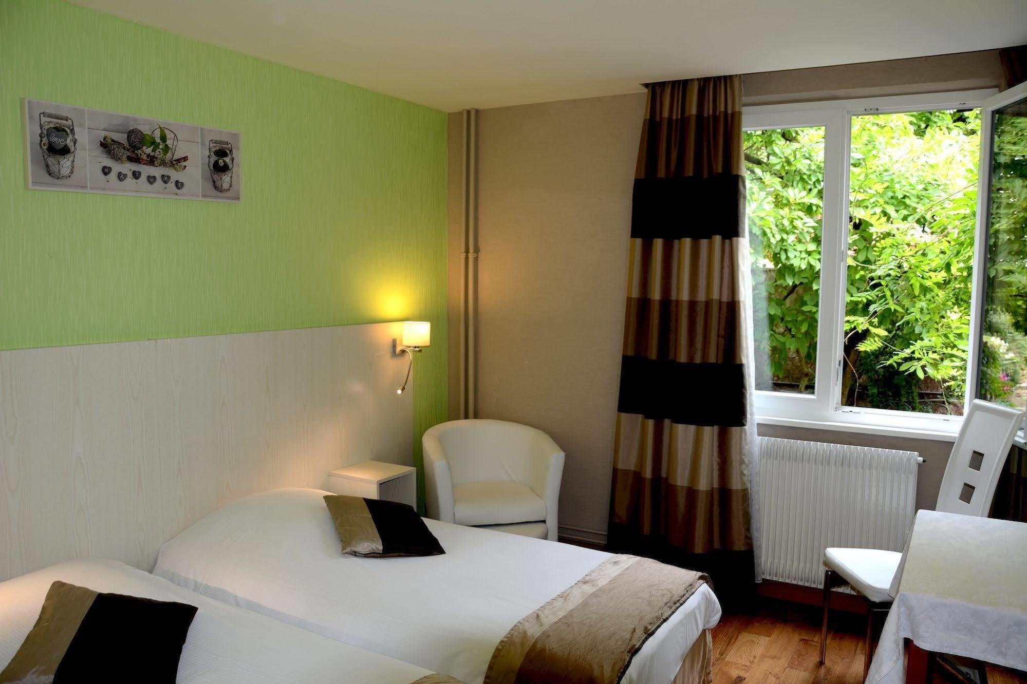Logis Hotel Du Centre - Halte Ideale En Cyclotourisme Avec Garage A Velos Clos Molsheim Bagian luar foto
