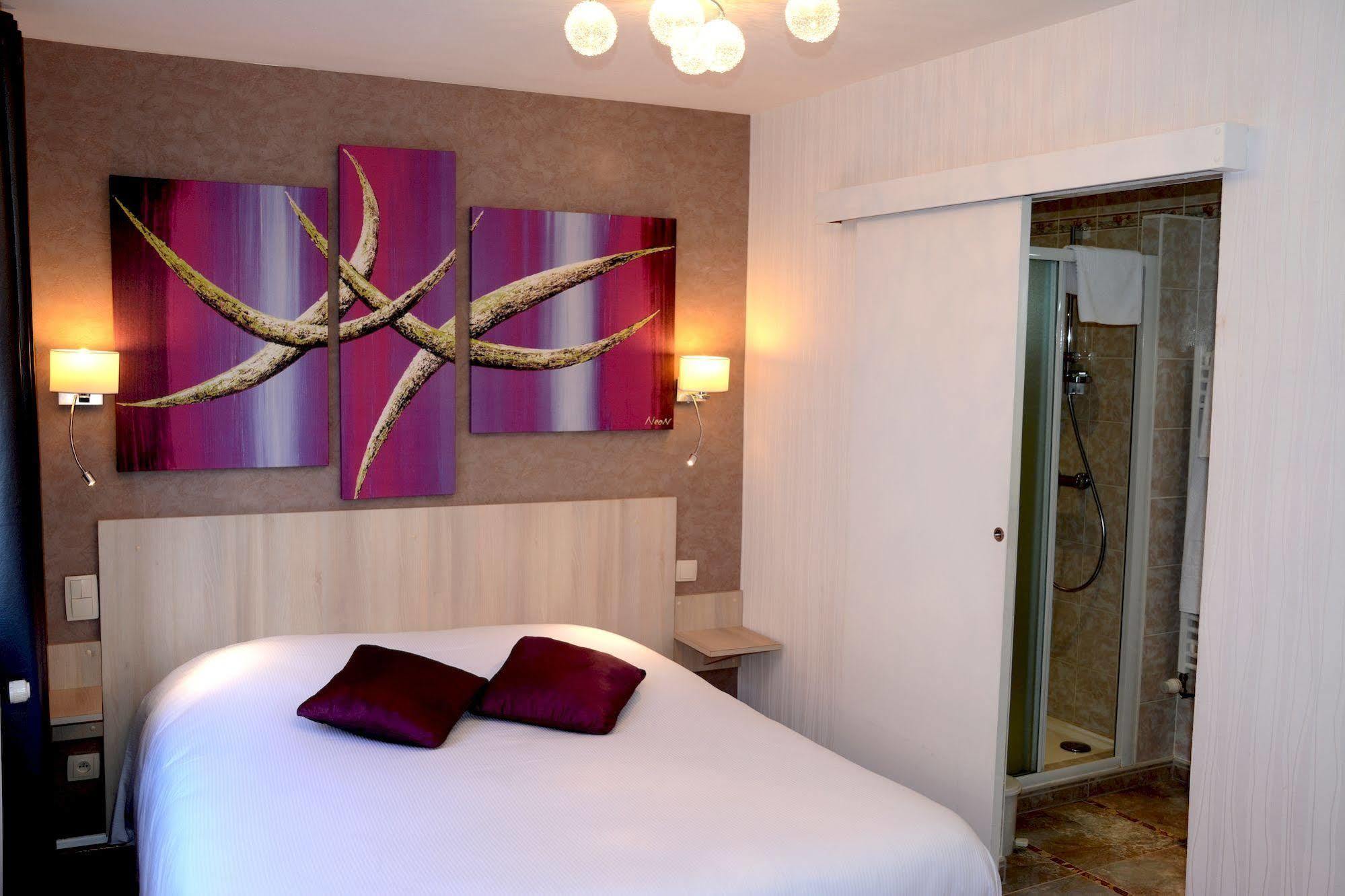 Logis Hotel Du Centre - Halte Ideale En Cyclotourisme Avec Garage A Velos Clos Molsheim Bagian luar foto